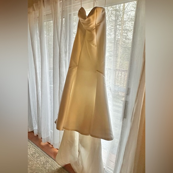 Justin Alexander mermaid style wedding gown. Worn once 2 years ago. - Picture 2 of 6